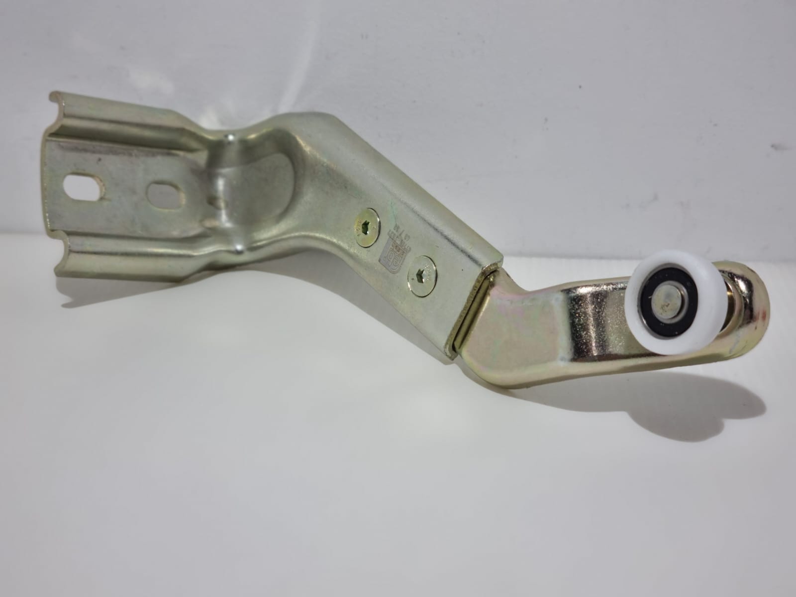 9017600128 - CARRIL INFERIOR PUERTA CORREDIZA