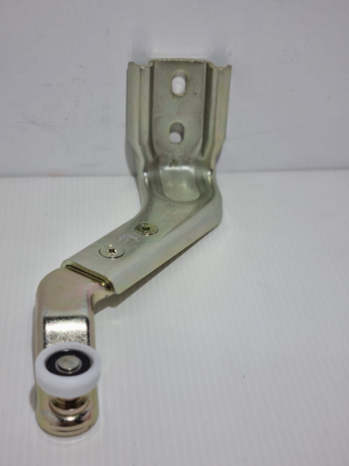 9017600128 - CARRIL INFERIOR PUERTA CORREDIZA