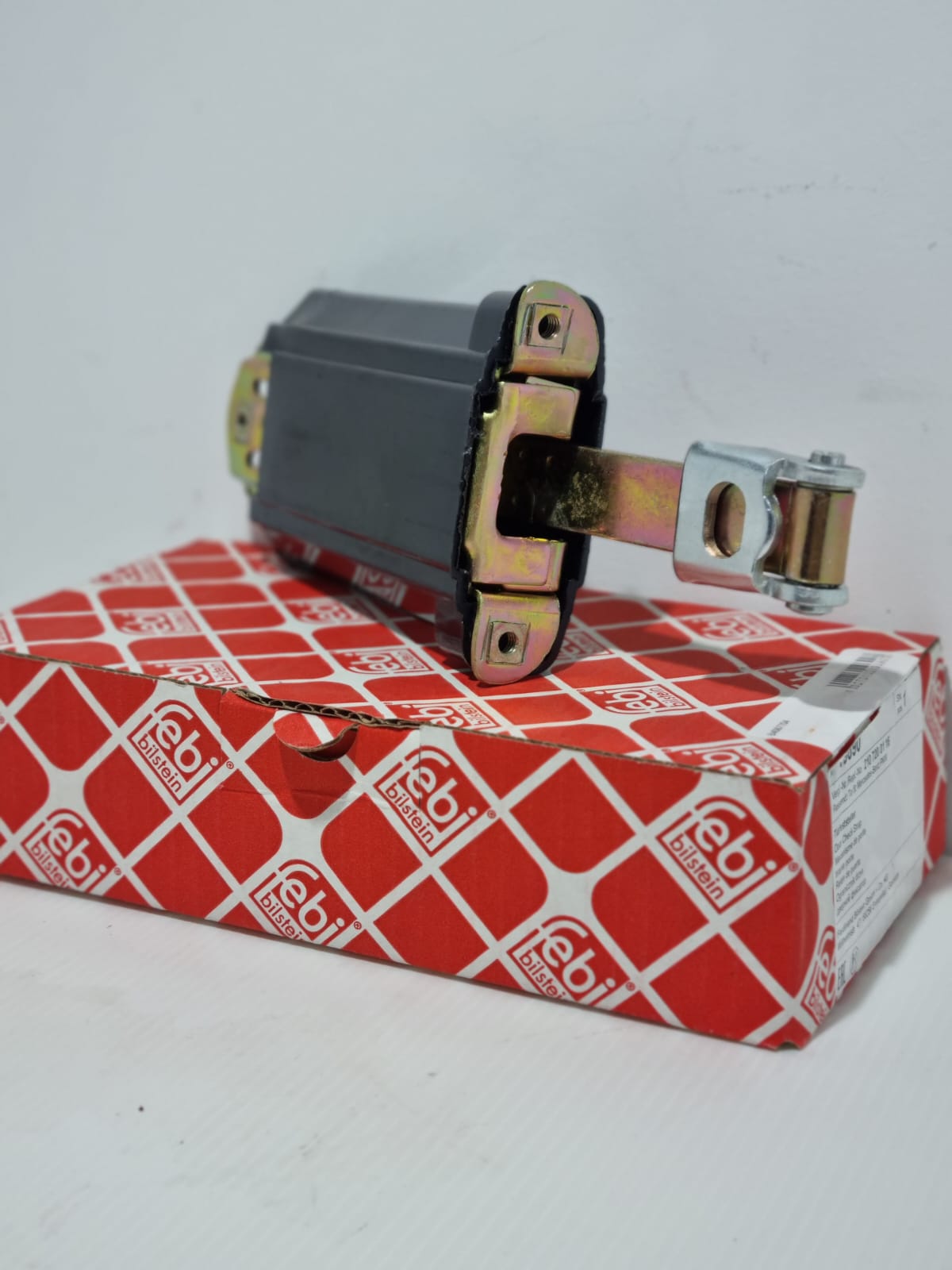 2107200116 - LIMITADOR PUERTA